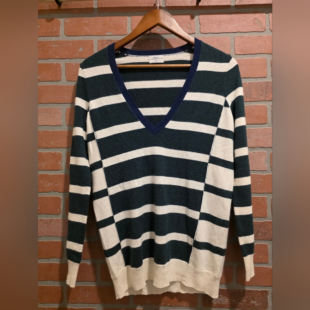 Wallace Striped V-Neck Sweater XS. Cashmere Rabbit Lambs Wool.  Sku 30